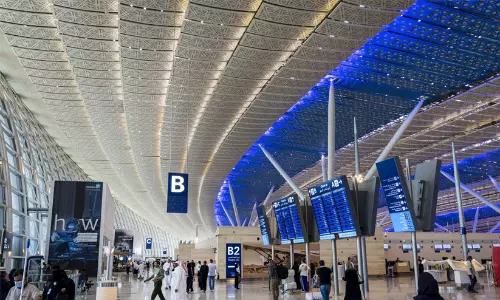 യാത്രക്കാർ വിമാനത്താവളത്തിലേക്ക് തിരിക്കും മുമ്പ്​ വിമാന കമ്പനികളുമായി ബന്ധപ്പെടണം: ജിദ്ദ വിമാനത്താവളം ജാഗ്രതാ നിർദ്ദേശം നൽകി