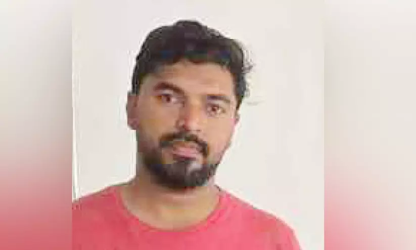 41 കുപ്പി വിദേശ മദ്യവുമായി ഒരാൾ പിടിയിൽ 41 കുപ്പി വിദേശ മദ്യവുമായി ഒരാൾ പിടിയിൽ