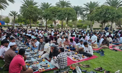 ‘കാ​രു​ണ്യ സ്പ​ർ​ശം’ ഇ​​ഫ്താ​​ർ സം​​ഗ​​മം