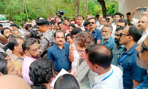 വയനാട്ടുകാർക്ക് പ്രതീക്ഷയേകി പ്രിയങ്കയുടെ ബൈപാസ് റോഡ് സന്ദർശനം