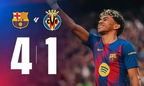 കരിയറിലെ ആദ്യ ഹാട്രിക്കുമായി ലമീൻ യമാൽ; വിയ്യാറയലിനെ തകർത്ത് ബാഴ്സലോണ തലപ്പത്ത് കരിയറിലെ ആദ്യ ഹാട്രിക്കുമായി ലമീൻ യമാൽ; വിയ്യാറയലിനെ തകർത്ത് ബാഴ്സലോണ തലപ്പത്ത്