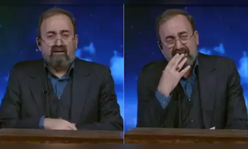 ഖാംനഈയുടെ മരണവാർത്ത ലോകത്തെ അറിയിക്കുന്നതിനിടെ പൊട്ടിക്കരഞ്ഞ് ഇറാന്‍ സ്റ്റേറ്റ് ടെലിവിഷന്‍ അവതാരകന്‍