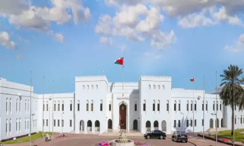 യു.എസ് -ഇസ്രായേൽ സൈനിക നടപടി; സമാധാനത്തിനായി ഒമാന്റെ ആഹ്വാനം