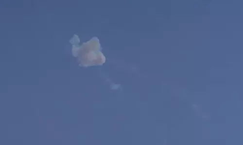 ഖത്തറിനുനേരെ ആക്രമണം; മിസൈൽ അവശിഷ്ടങ്ങൾ വീണ് ഇൻഡസ്ട്രിയൽ ഏരിയയിൽ തീപിടർന്നു