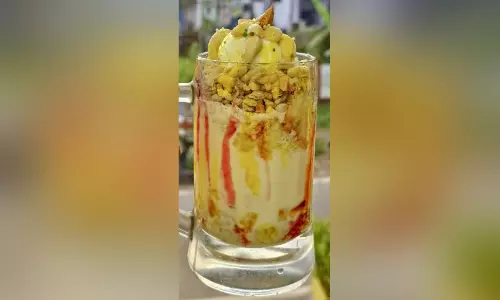 നോ​മ്പി​ന് ക്ഷീ​ണ​മ​ക​റ്റാ​ൻ അ​വി​ൽ മി​ൽ​ക്ക്