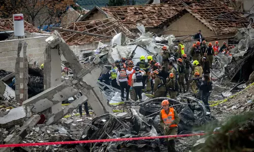 ഇസ്രായേലിൽ ഒമ്പത് പേർ കൊല്ലപ്പെട്ടു; ഇറാന്റെ മിസൈൽ പതിച്ചത് ബോംബ് ഷെൽട്ടറിൽ