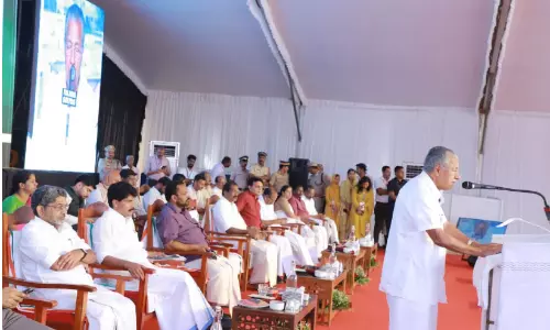 തെമ്മാടി രാഷ്ട്രങ്ങൾക്ക് പിന്തുണ അമേരിക്കയെന്ന് മുഖ്യമന്ത്രി തെമ്മാടി രാഷ്ട്രങ്ങൾക്ക് പിന്തുണ അമേരിക്കയെന്ന് മുഖ്യമന്ത്രി