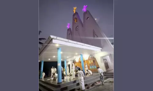 ക്രിസ്ത്യൻ പള്ളിയിൽ മുസ്ലിംകൾക്ക് നമസ്കാരം ക്രിസ്ത്യൻ പള്ളിയിൽ മുസ്ലിംകൾക്ക് നമസ്കാരം