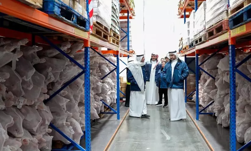 വിപണികളിലെ നിലവിലെ സാഹചര്യം വിലയിരുത്താൻ നേരിട്ട് സന്ദർശനം നടത്തി മന്ത്രി വിപണികളിലെ നിലവിലെ സാഹചര്യം വിലയിരുത്താൻ നേരിട്ട് സന്ദർശനം നടത്തി മന്ത്രി