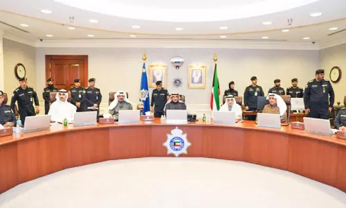 വി​വി​ധ മ​ന്ത്രാ​ല​യ​ങ്ങ​ൾ സ​ന്ദ​ർ​ശി​ച്ചു; സം​ഭ​വ​വി​കാ​സ​ങ്ങ​ൾ വി​ല​യി​രു​ത്തി ഉ​ന്ന​ത നേ​തൃ​ത്വം