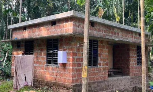 ഫണ്ട് ലഭിച്ചില്ല; പൂർത്തിയാകാതെ ഗീതയുടെ വീട് നിർമാണം