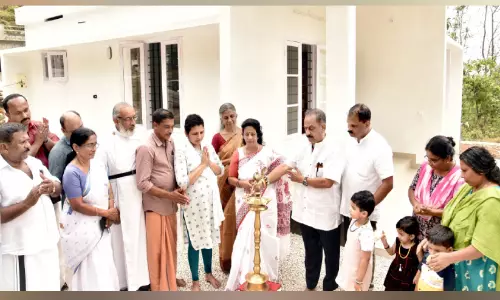 ഡോ. എം.എസ്. സുനിലിന്റെ 372 ാമത് സ്നേഹഭവനം സിനിക്കും കുടുംബത്തിനും