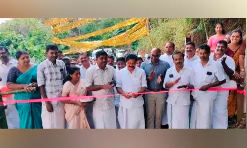 വിനോദ സഞ്ചാരികളെ സ്വാഗതം ചെയ്ത് പാൽക്കുളം മേട്