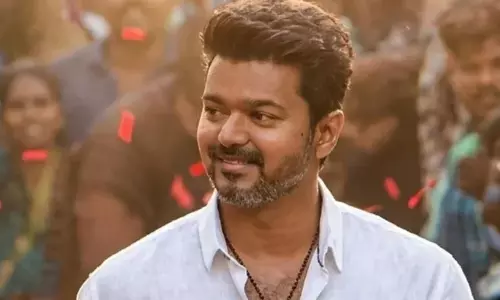 വിവാദങ്ങൾക്കിടയിലും മൗനം വെടിഞ്ഞ് വിജയ്; ആരാധകർ കാത്തിരുന്ന മറുപടി ഇതല്ല! വിവാദങ്ങൾക്കിടയിലും മൗനം വെടിഞ്ഞ് വിജയ്; ആരാധകർ കാത്തിരുന്ന മറുപടി ഇതല്ല!