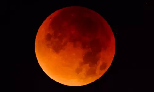 മാനത്ത് നാളെ അത്ഭുത പ്രതിഭാസം; പൂർണ ചന്ദ്രഗ്രഹണം ദൃശ്യമാകും മാനത്ത് നാളെ അത്ഭുത പ്രതിഭാസം; പൂർണ ചന്ദ്രഗ്രഹണം ദൃശ്യമാകും