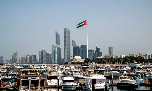 അബൂദബിയിൽ ഡ്രോൺ അവശിഷ്ടങ്ങൾ വീണു; ആർക്കും പരിക്കില്ല അബൂദബിയിൽ ഡ്രോൺ അവശിഷ്ടങ്ങൾ വീണു; ആർക്കും പരിക്കില്ല