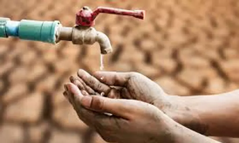 നഗരത്തിലെ കുടിവെള്ളക്ഷാമം;  വിതരണം സാധാരണ  നിലയിലായില്ലെന്ന്​ പ്രദേശവാസികൾ
