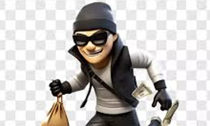 കുപ്രസിദ്ധ മോഷ്ടാവ്  തീവെട്ടി ബാബു പിടിയിൽ