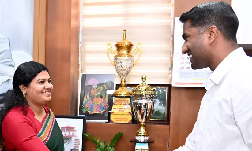 ജില്ല കലക്ടറായി ശിഖ സുരേന്ദ്രന് ചുമതലയേറ്റു ജില്ല കലക്ടറായി ശിഖ സുരേന്ദ്രന് ചുമതലയേറ്റു