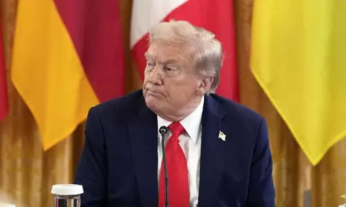 ഇറാൻ ആക്രമണത്തെ അനുകൂലിക്കുന്നത് 27% അമേരിക്കക്കാർ മാത്രം; ട്രംപിന്റെ നടപടിയോട് ഭൂരിഭാഗത്തിനും വിയോജിപ്പെന്ന് സി.എൻ.എൻ, റോയിട്ടേഴ്സ് സർവേ ഇറാൻ ആക്രമണത്തെ അനുകൂലിക്കുന്നത് 27% അമേരിക്കക്കാർ മാത്രം; ട്രംപിന്റെ നടപടിയോട് ഭൂരിഭാഗത്തിനും വിയോജിപ്പെന്ന് സി.എൻ.എൻ, റോയിട്ടേഴ്സ് സർവേ