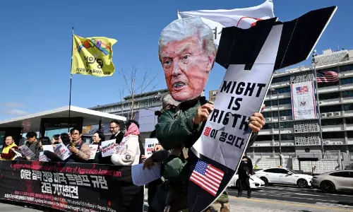 ട്രംപിന്റെ യൂറോപ്യൻ പ്രതീക്ഷകൾ പാളുന്നു? ജർമനി പോലും ഖാംനഇയെ വധിച്ച ആക്രമണത്തെക്കുറിച്ച് അറിയുന്നത് മിനിറ്റുകൾ മുമ്പ് ട്രംപിന്റെ യൂറോപ്യൻ പ്രതീക്ഷകൾ പാളുന്നു? ജർമനി പോലും ഖാംനഇയെ വധിച്ച ആക്രമണത്തെക്കുറിച്ച് അറിയുന്നത് മിനിറ്റുകൾ മുമ്പ്