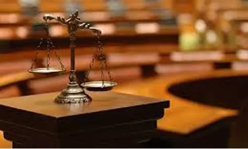 കോടതികളിലെ കെട്ടിക്കിടക്കുന്ന കേസുകൾ; വ്യാജ സാക്ഷികളും കെട്ടിച്ചമച്ച തെളിവുകളും തടയാൻ ബിൽ കൊണ്ടുവരണമെന്ന് നിയമ വിദഗ്ധർ