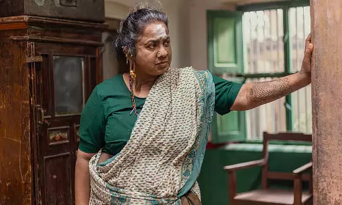 ബോക്സ് ഓഫീസിൽ തരംഗമായി ‘തായ് കിഴവി’; മൂന്ന് ദിനം കൊണ്ട് നേടിയത്... ബോക്സ് ഓഫീസിൽ തരംഗമായി ‘തായ് കിഴവി’; മൂന്ന് ദിനം കൊണ്ട് നേടിയത്...