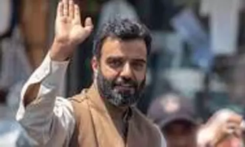 ഖാംനഈയുടെ കൊലപാതകത്തിൽ പ്രതിഷേധിച്ച് സോഷ്യൽ മീഡിയയിൽ പോസ്റ്റുകൾ പങ്കുവെച്ച കശ്മീർ എം.പിക്കെതിരെ കേസെടുത്തു