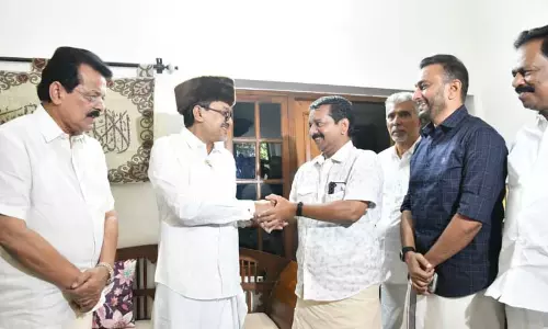 ‘മത്സരിക്കുന്ന കാര്യം യു.ഡി.എഫ് തീരുമാനിക്കും’; പാണക്കാട്ടെത്തി ലീഗ് നേതാക്കളെ കണ്ട് എ. സുരേഷ്