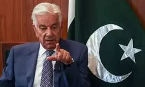 അഫ്ഗാനും ഇറാനും ഇന്ത്യയും പാകിസ്ഥാനെ ഒരു സാമന്ത രാഷ്ട്രമാക്കാൻ ശ്രമിക്കുന്നു -ഖ്വാജ ആസിഫ്