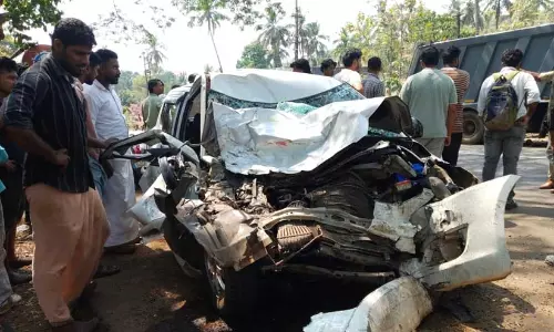 കാർ ടോറസിലിടിച്ച് വയോധികൻ മരിച്ചു