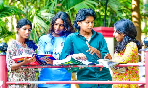 എസ്​.എസ്​.എൽ.സി, ഹയർസെക്കൻഡറി പരീക്ഷകൾക്ക്​ ഇന്നു തുടക്കം