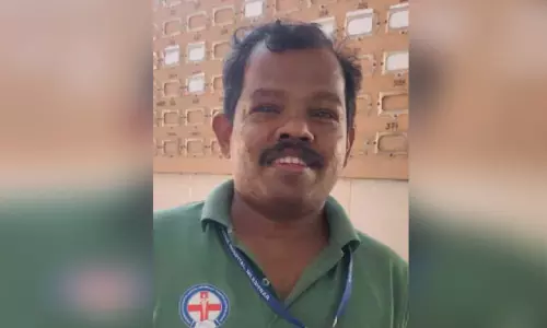 മ​ര​ണ​മു​ഖ​ത്തി​ൽ​നി​ന്ന് സ്ത്രീ​യെ ര​ക്ഷ​പ്പെ​ടു​ത്തി ആ​ശു​പ​ത്രി​ജീ​വ​ന​ക്കാ​ര​ൻ