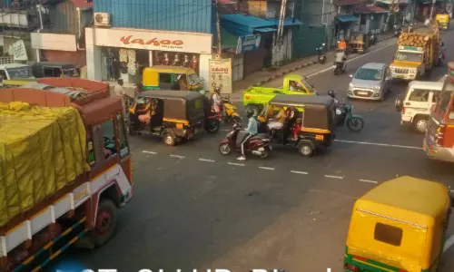 ഒ​ല്ലൂ​ര്‍ ജങ്ഷൻ വി​ക​സ​നം; ന​ഷ്ട​പ​രി​ഹാ​രം ഉ​ട​ന്‍. പു​ന​ര​ധി​വാ​സം തീ​രു​മാ​ന​മാ​യി​ല്ല