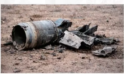 റോ​ക്ക​റ്റ് ക​ഷ്ണ​ങ്ങ​ളോ മ​റ്റു വ​സ്തു​ക്ക​ളോ ക​ണ്ടാ​ൽ ശ്ര​ദ്ധി​ക്കു​ക