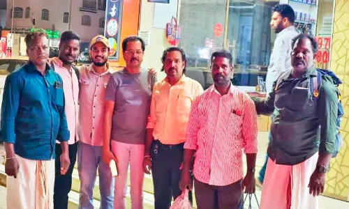 മസ്കത്ത് എയർപോർട്ടിൽ കുടുങ്ങിയ പ്രവാസികൾ ഒമാൻ പ്രവാസി അസോസിയേഷന്റെ തണലിൽ മടങ്ങി