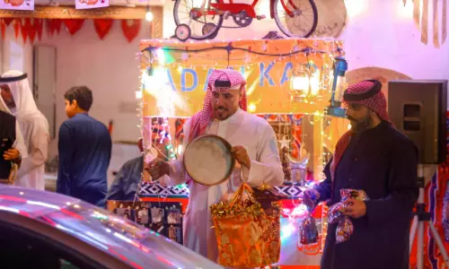 പ്രതിസന്ധികൾക്കിടയിലും മങ്ങാത്ത ആവേശം   ഗർഗാഊൻ  ആഘോഷിച്ച് ബഹ്റൈൻ