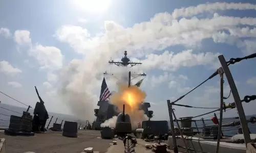 തിരിച്ചടിച്ച് ഇറാൻ; അമേരിക്കൻ എണ്ണക്കപ്പൽ ആക്രമിച്ചു