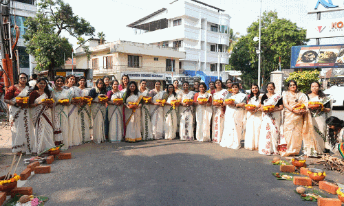 വനിതകൾക്ക് ‘ആറ്റുകാൽ പൊങ്കാല’ ടൂർ പാക്കേജ് സംഘടിപ്പിച്ച്   സ്മാർട്ട് ട്രാവൽ
