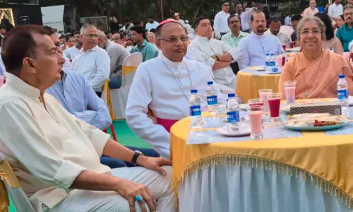 യെ​നെ​പോ​യ മൈ​താ​നി​യി​ൽ മൈ​ത്രി സം​ഗ​മ​മാ​യി ഇ​ഫ്താ​ർ