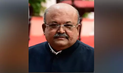 ഗൃ​ഹ​ല​ക്ഷ്മി പ​ദ്ധ​തി; മ​രി​ച്ചവരുടെ അ​ക്കൗ​ണ്ടു​ക​ളി​ൽ   നി​ക്ഷേ​പി​ച്ച തു​ക തി​രി​ച്ചു​പി​ടി​ക്കും