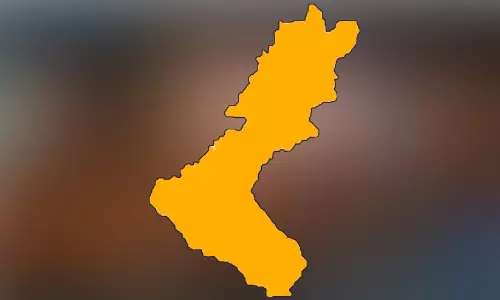 വീഴ് മലയുടെ താഴ്‌വരക്ക് എന്നും ചെഞ്ചുവപ്പ്