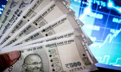 ആർ.ബി.ഐ ഇടപെട്ടു; രൂപയുടെ മൂല്യം കയറുന്നു