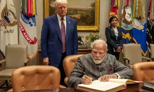 ‘നിങ്ങൾക്ക് തൊലി ഉരിയുന്നതുപോലെ തോന്നുന്നുണ്ടോ?’ -ഇന്ത്യക്ക് റഷ്യൻ എണ്ണ വാങ്ങാൻ യു.എസ് ‘ഇളവ’നു​വദിച്ചതിനെതിരെ താര ടോജോ അലക്സ്