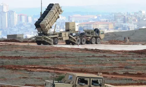 സൗദി അറേബ്യക്ക് നേരെ വീണ്ടും മിസൈലുകളും ഡ്രോണുകളും, ആകാശത്ത്​ നേരിട്ട്​ പ്രതിരോധ സേന