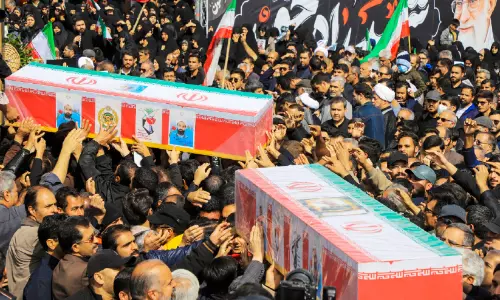 രക്തസാക്ഷികൾക്കായി ഒരു പടപ്പാട്ട് കൂടി