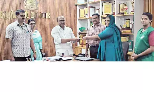 മാലിന്യത്തിനൊപ്പം നോട്ടുകെട്ട്; ഉടമയെ കണ്ടെത്തി നൽകി ഹരിത കർമസേന