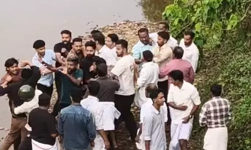 പ്രതിഷേധം നടക്കുന്നിടത്ത് പടക്കം പൊട്ടിക്കാൻ ശ്രമം; പക്വായി പാലം ഉദ്‌ഘാടനത്തിടെ കൂട്ടത്തല്ല്