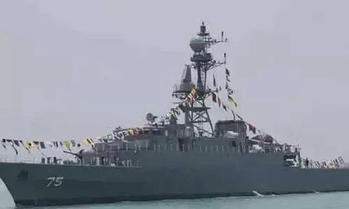 ബോട്ട് വാടകക്കെടുത്ത് ഇറാൻ യുദ്ധക്കപ്പലിന്‍റെ ദൃശ്യം പകർത്താനെത്തി; മാധ്യമപ്രവർത്തകർ അറസ്റ്റിൽ