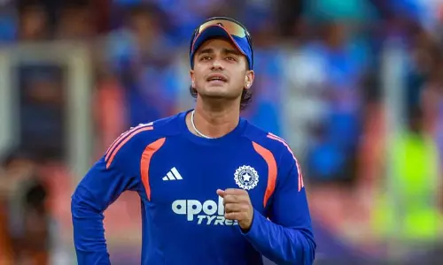 അഭിഷേക് ശർമയെ ഒഴിവാക്കൂ...; ട്വന്‍റി20 ലോകകപ്പ് ഫൈനലിൽ കളിപ്പിക്കരുതെന്ന് മുൻ ഇന്ത്യൻ താരം